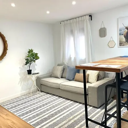 Moderno Cerca Del Metro *