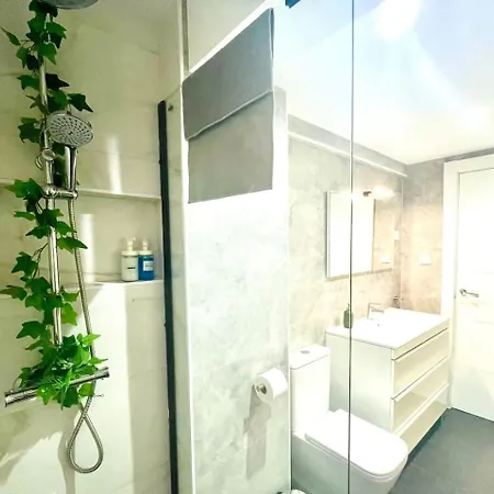 Moderno Cerca Del Metro ビルバオ