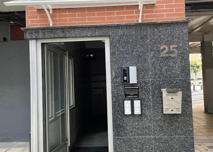 Moderno Cerca Del Metro