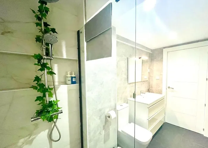 Moderno Cerca Del Metro ビルバオ